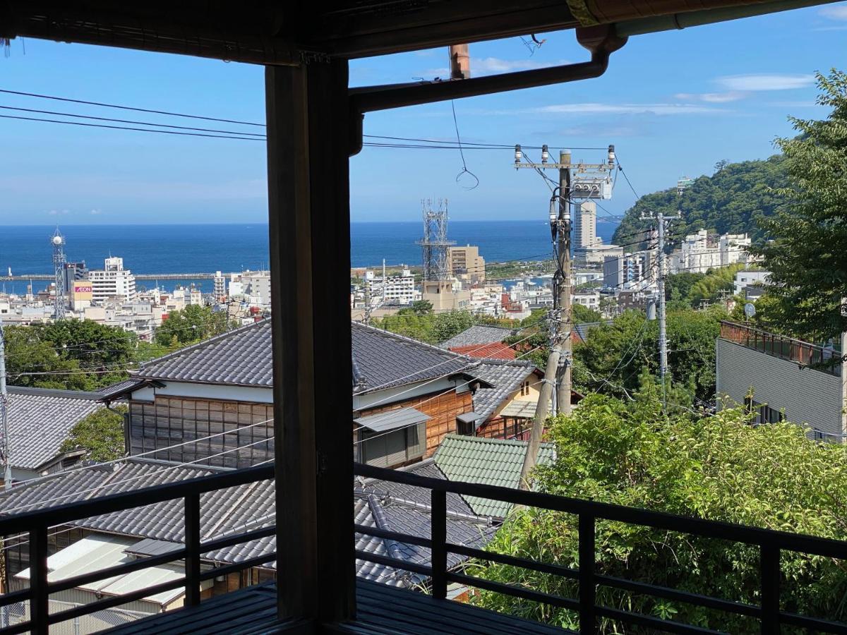 Отель Atami Ikyuan 熱海一休庵 Экстерьер фото