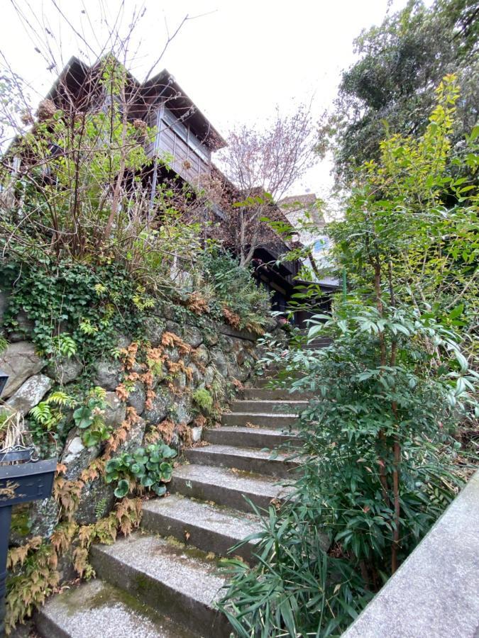 Отель Atami Ikyuan 熱海一休庵 Экстерьер фото