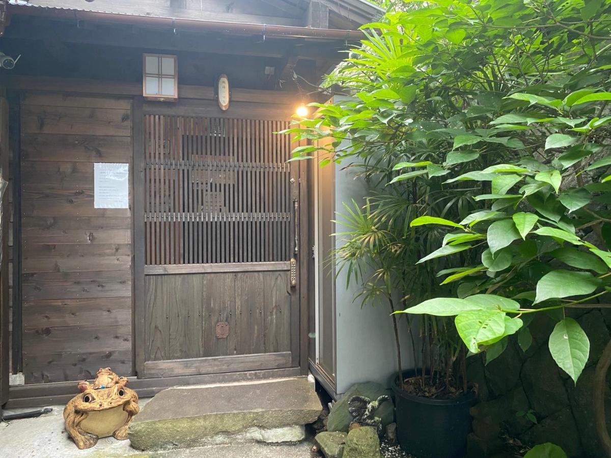 Отель Atami Ikyuan 熱海一休庵 Экстерьер фото