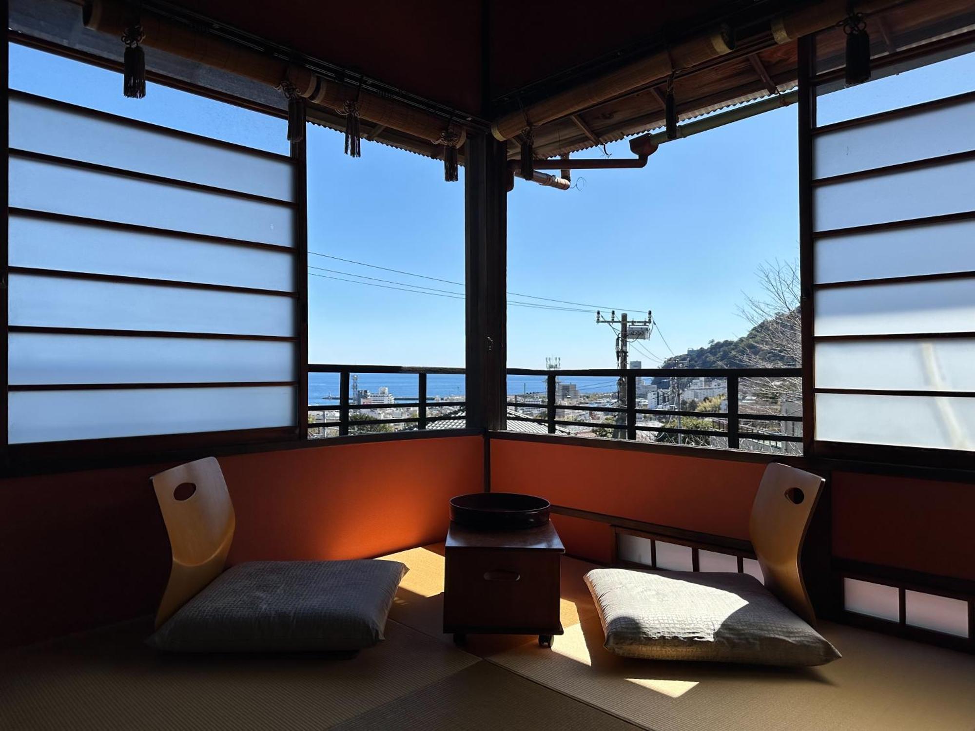 Отель Atami Ikyuan 熱海一休庵 Экстерьер фото